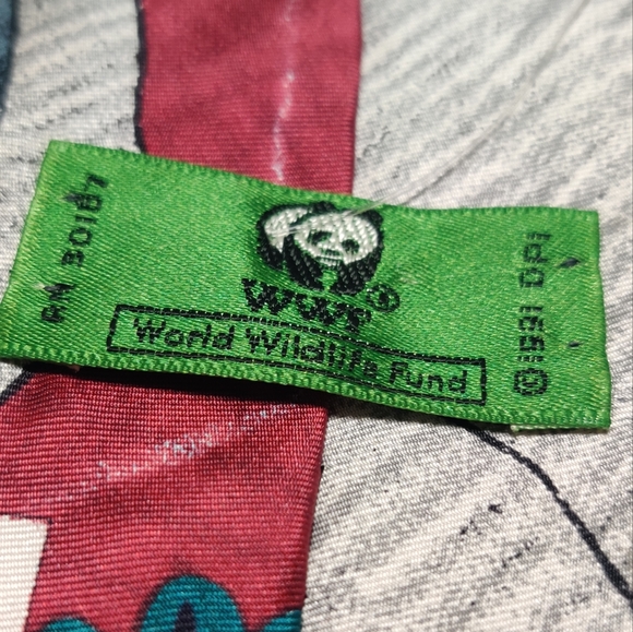 1991 Vintage World Wildlife Fund WWF design #106  Animal Print Silk Tie - Picture 2 of 8